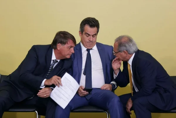 Bolsonaro e Guedes no Planalto