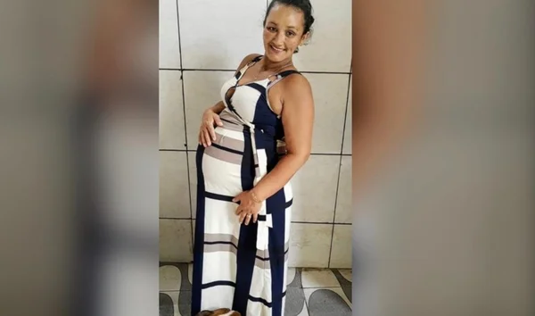 À espera de 3, manauara dá à luz quadrigêmeas e homenageia médica