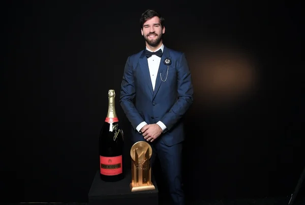 Klopp exalta Alisson após goleada do Liverpool: “Defesas de classe mundial”