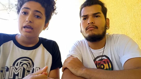 Vídeo: jovens são presos por filmar PMs em acampamento bolsonarista