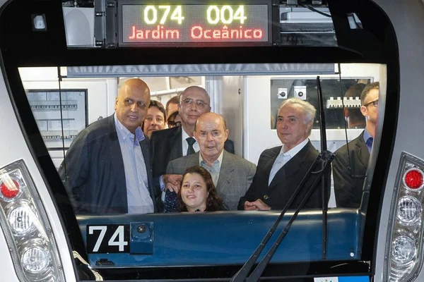 No Rio, Temer diz que câncer foi útil e deixou Pezão mais bonito