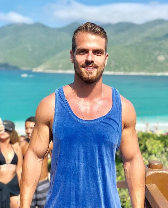 Thiago Rubião tem 28 anos e é engenheiro Thiago Rubião tem 28 anos e é engenheiro