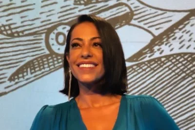Samantha Schmütz faz post misterioso sobre protestos contra Bolsonaro