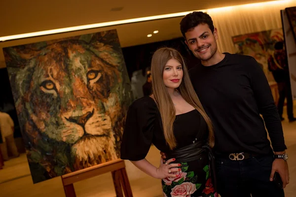 Art Night: Nadia Yusuf e Pedro Pimenta da Veiga agitam Lago Sul