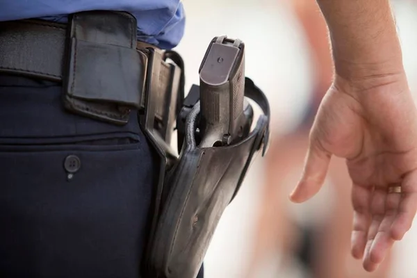 Justiça reconhece falha em arma e policial é indenizado em R$ 70 mil
