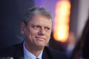 O governador Tarcísio de Freitas durante evento organizado pelo Esfera em SP