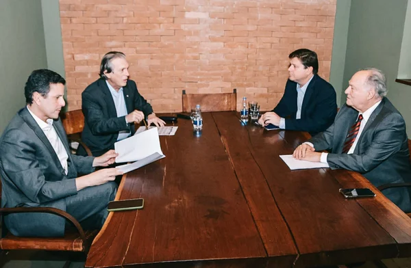 reunião terceira via