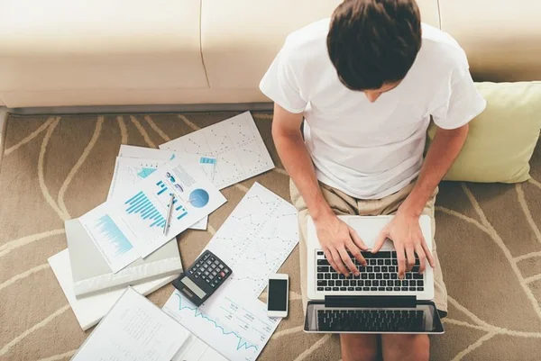 Trabalho freelancer no Brasil: necessidade e solução