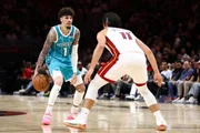 LaMelo foi multado pela NBA após partida contra o Miami Heat LaMelo foi multado pela NBA após partida contra o Miami Heat