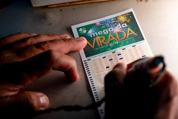 Imagem ilustrativa loteria Mega da Virada 2023 - metrópoles