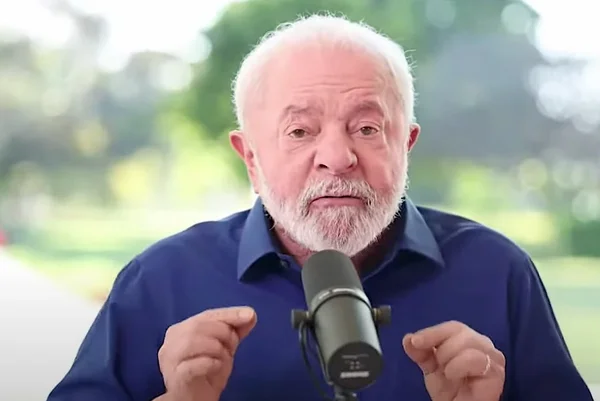 Lula volta a criticar Campos Neto: “A quem esse cidadão está servindo?”