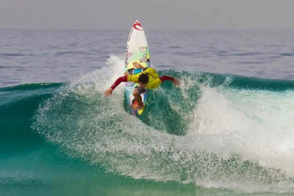 Surfe, skate, escalada e caratê entram no programa olímpico de 2020