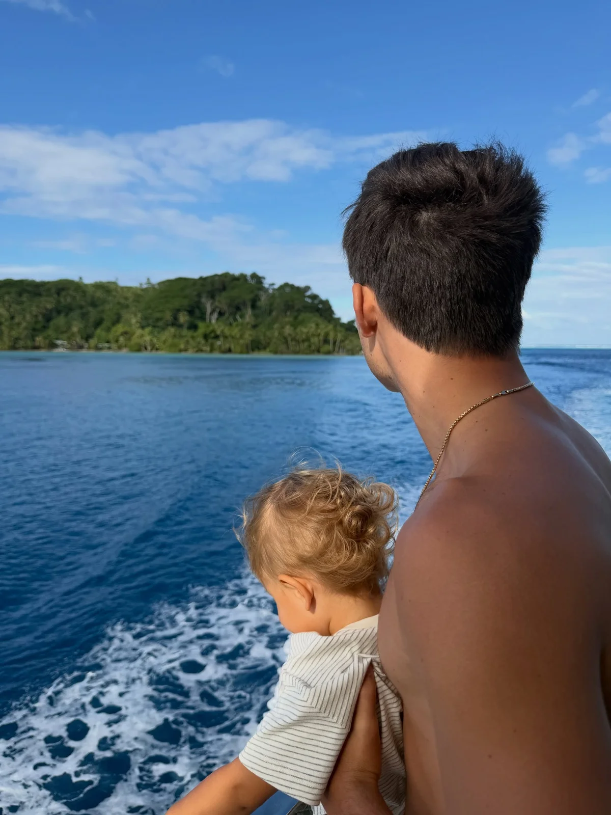 Gisele Bündchen compartilha fotos das férias em Tahiti com Joaquim Valente e o filho, River Gisele Bündchen compartilha fotos das férias em Tahiti com Joaquim Valente e o filho, River