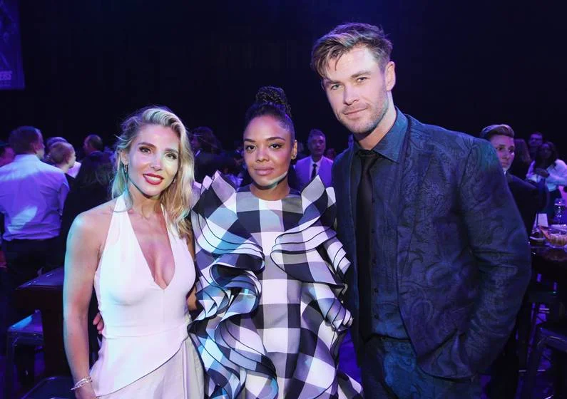 Elsa Pataky, Tessa Thompson e Chris Hemsworth Elsa Pataky, Tessa Thompson e Chris Hemsworth