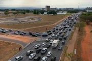 Três acessos foram completamente fechados e outros trechos parcialmente interditados pelo Detran-DF Três acessos foram completamente fechados e outros trechos parcialmente interditados pelo Detran-DF