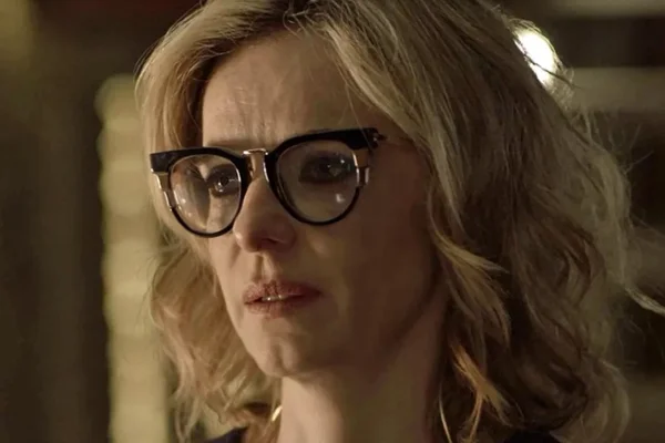 Confusão: atriz diz que rompeu com a Globo, mas continua em novela