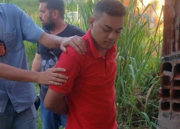 MT: homem é preso por assassinar ex a facadas na frente do filho