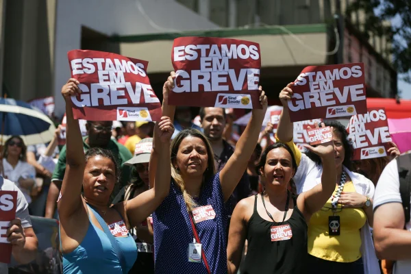Brasiliense sofre com greve dos servidores locais e dos bancários. Saiba o que está fechado no DF