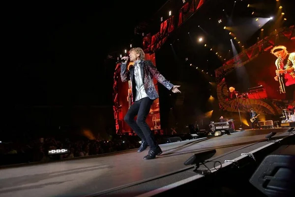 Rolling Stones toca para 55 mil pessoas na estreia de turnê pela América Latina