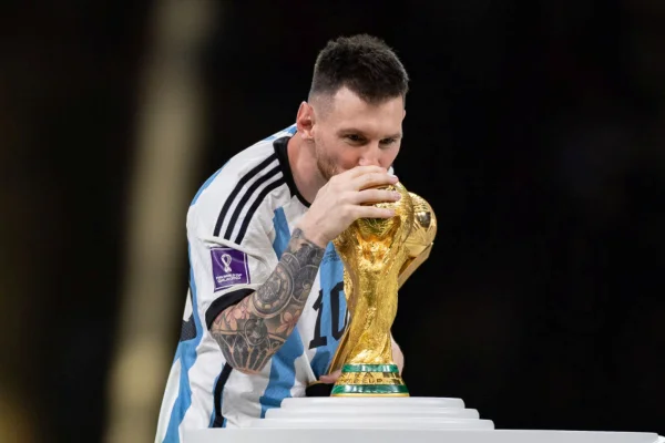 Messi será homenageado em rodada na Argentina com aplausos no minuto 10