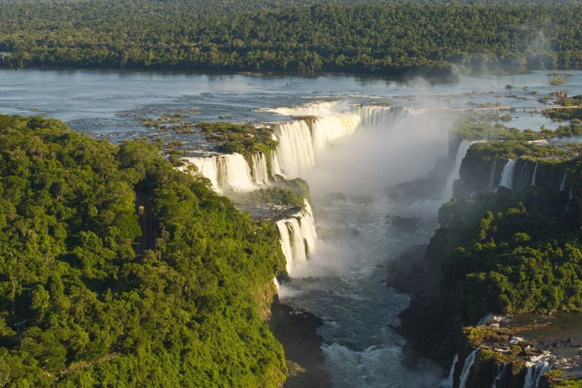 Turista holandês morre após barco virar durante passeio em Iguaçu