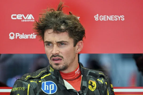 Vídeo: em Mônaco, Leclerc bate Ferrari que custa mais de R$ 7 milhões