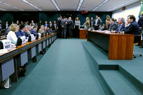 Guedes: “Se reforma perder potência, não há sistema de capitalização”