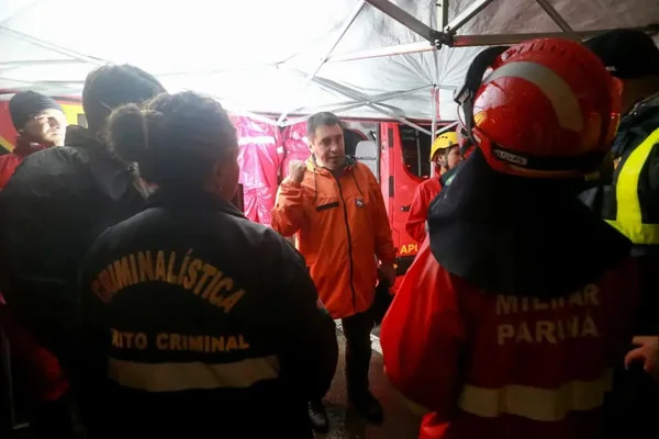 Governo do PR cria força-tarefa para auxiliar vítimas de deslizamento