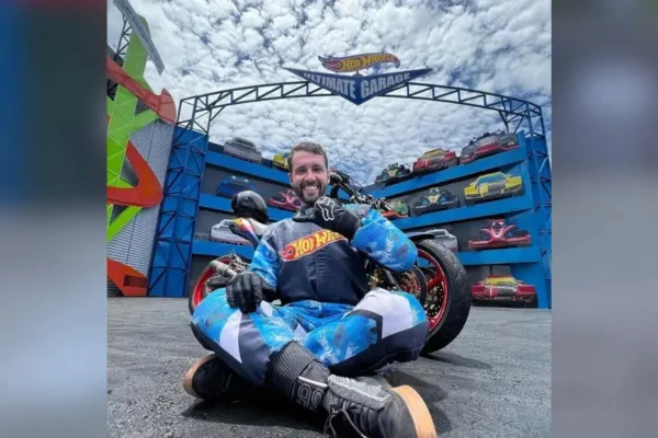 Foto de piloto de moto que morreu em acidente no Beto Carrero em SC