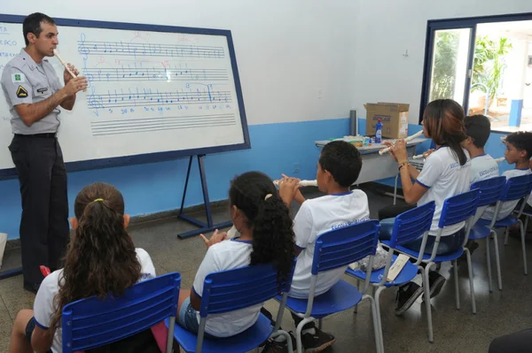 Escola de Música da PM conquista e encanta crianças e jovens de Ceilândia