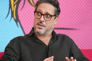Lucio Mauro Filho é clicado durante entrevista