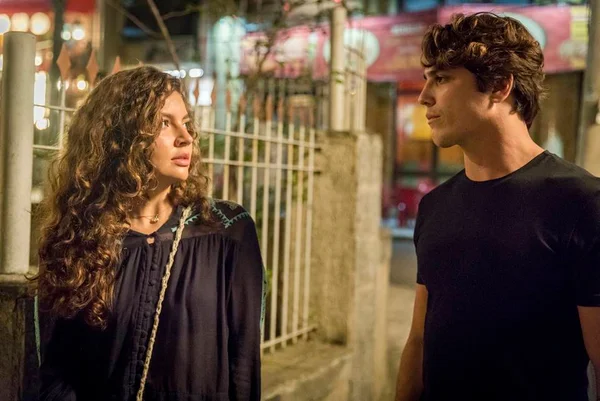 Malhação: Rui encontra Rita e jovem fica assustada