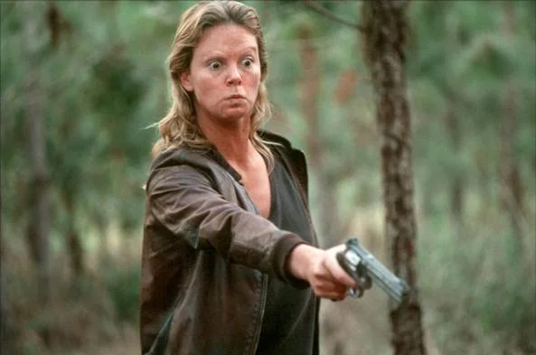 Charlize Theron venceu o Oscar ao viver uma serial killer em "Monster" (2003). Depois foi indicada por "Terra Fria" (2005) e liderou o hit "Mad Max: Estrada da Fúria" (2015) Charlize Theron venceu o Oscar ao viver uma serial killer em "Monster" (2003). Depois foi indicada por "Terra Fria" (2005) e liderou o hit "Mad Max: Estrada da Fúria" (2015)