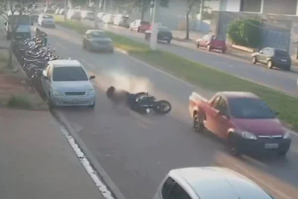 Acidente com motociclista - Metrópoles