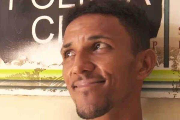 homem mata o proprio filho com corte no pescoço