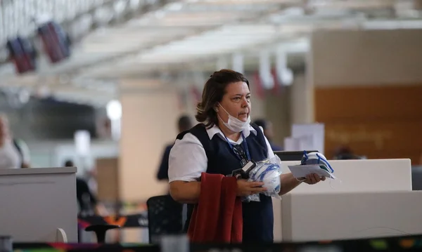 Anvisa monitora voos do Reino Unido após nova variante do coronavírus