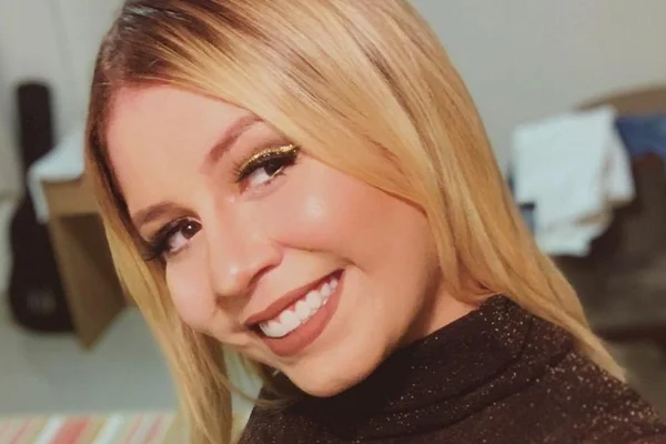 De bem com a vida, Marília Mendonça posta foto e é pedida em casamento