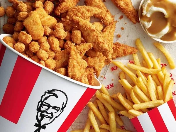 Frango frito no pote: KFC inaugura nova unidade em Brasília
