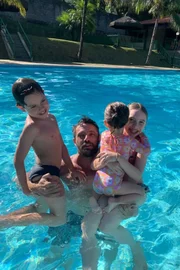 Rafael Cardoso e os filhos. Rafael Cardoso e os filhos.