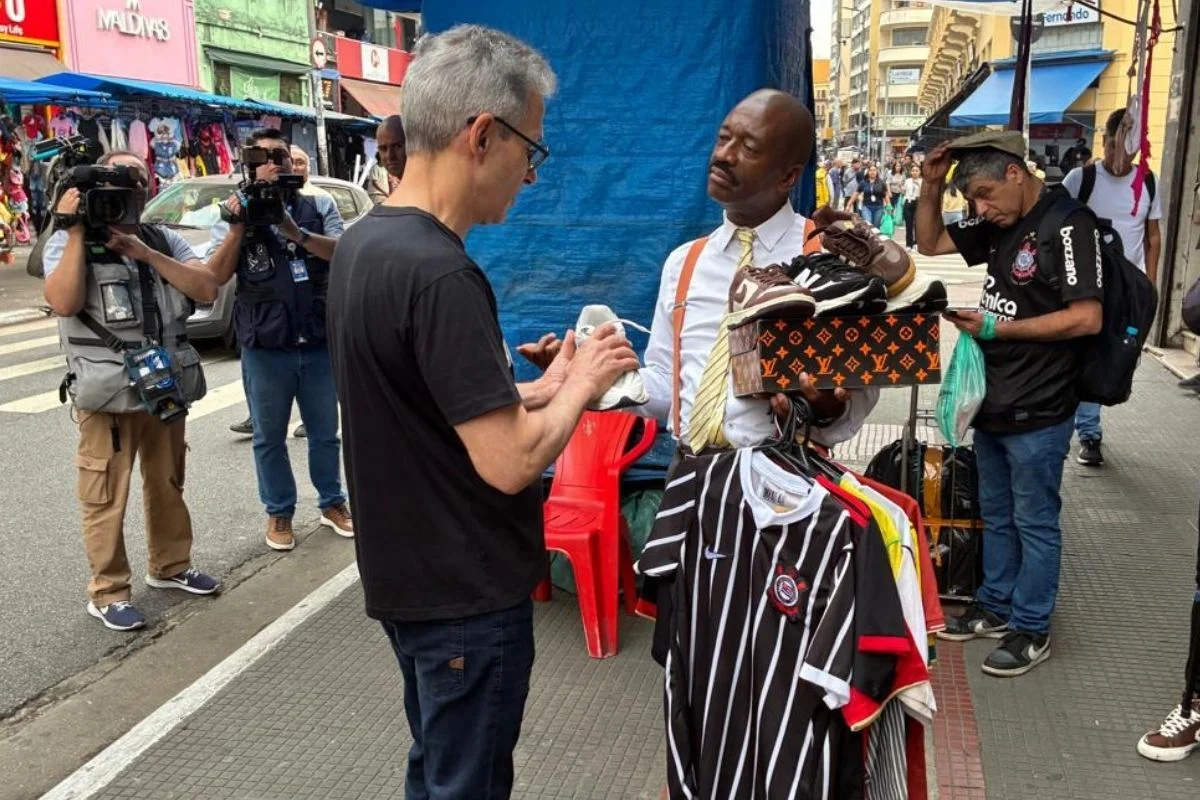Candidato à presidência, Romeu Zema (Novo) visita a Rua 25 de Março, em São Paulo Candidato à presidência, Romeu Zema (Novo) visita a Rua 25 de Março, em São Paulo