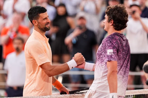 João Fonseca e Novak Djokovic