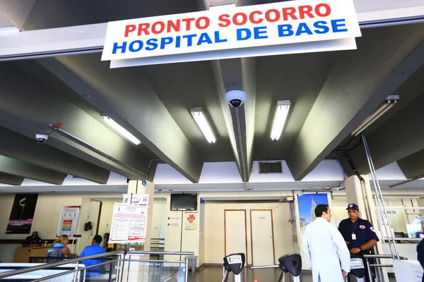 Pacientes do Hospital de Base só têm ducha quente das 7h às 19h