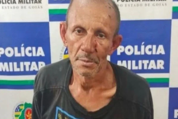 homem preso por invadir casa de mulher e ameaçar estuprar e matar menina de 8 anos