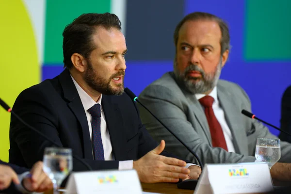 Silveira diz que etanol não está em negociação com EUA por tarifaço