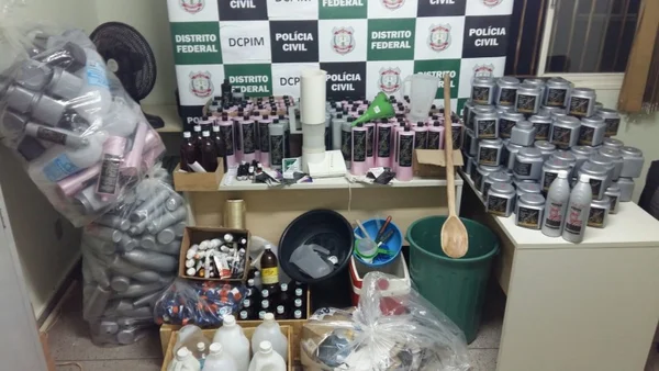 Polícia Civil prende mulher que vendia produtos sem registro para cabelos. Veja vídeo
