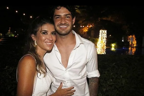 Rebeca Abravanel e Alexandre Pato se casam em cerimônia íntima