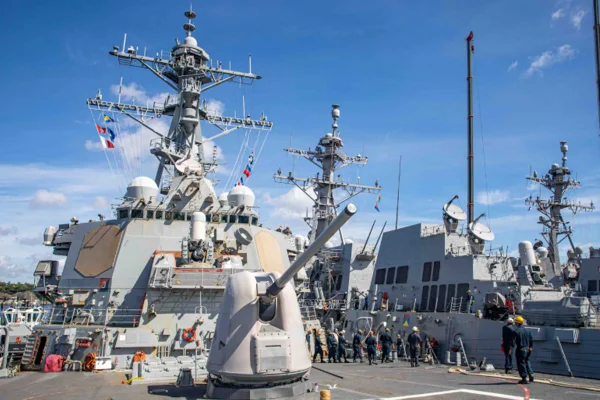 Navio destróier de mísseis guiados USS Benfold