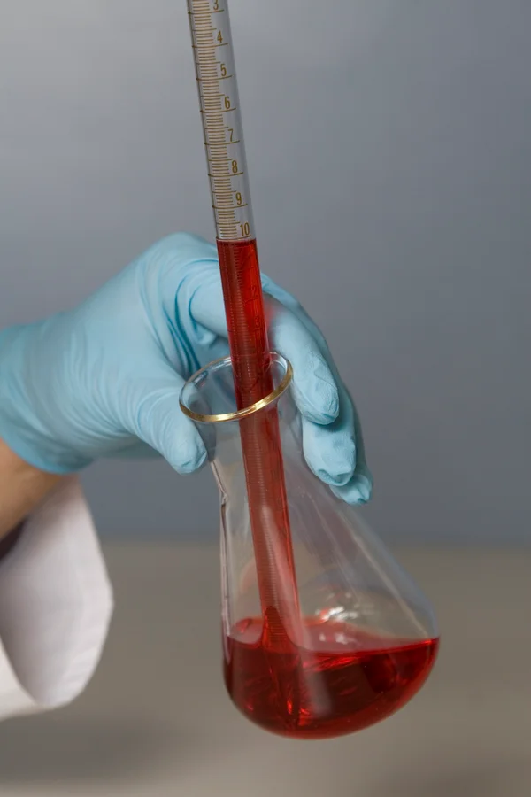 Medicamento para tratar alcoolismo pode ajudar a combater vírus da aids