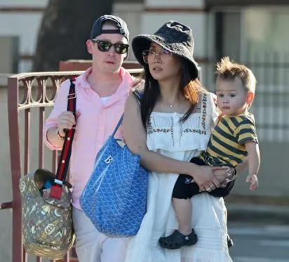 Macaulay Culkin e Brenda Song, e o primogênito Dakota Macaulay Culkin e Brenda Song, e o primogênito Dakota