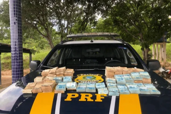 Imagem da apreensão de R$ 575 mil no Maranhão